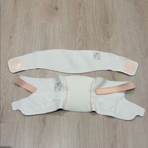 Momcozy Large Posture Support Belt in White with Beige Accents